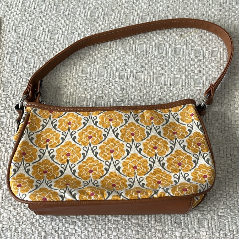 Target Cute Floral block print purse with Faux Leather trim and bottom, buckle - Picture 4 of 5